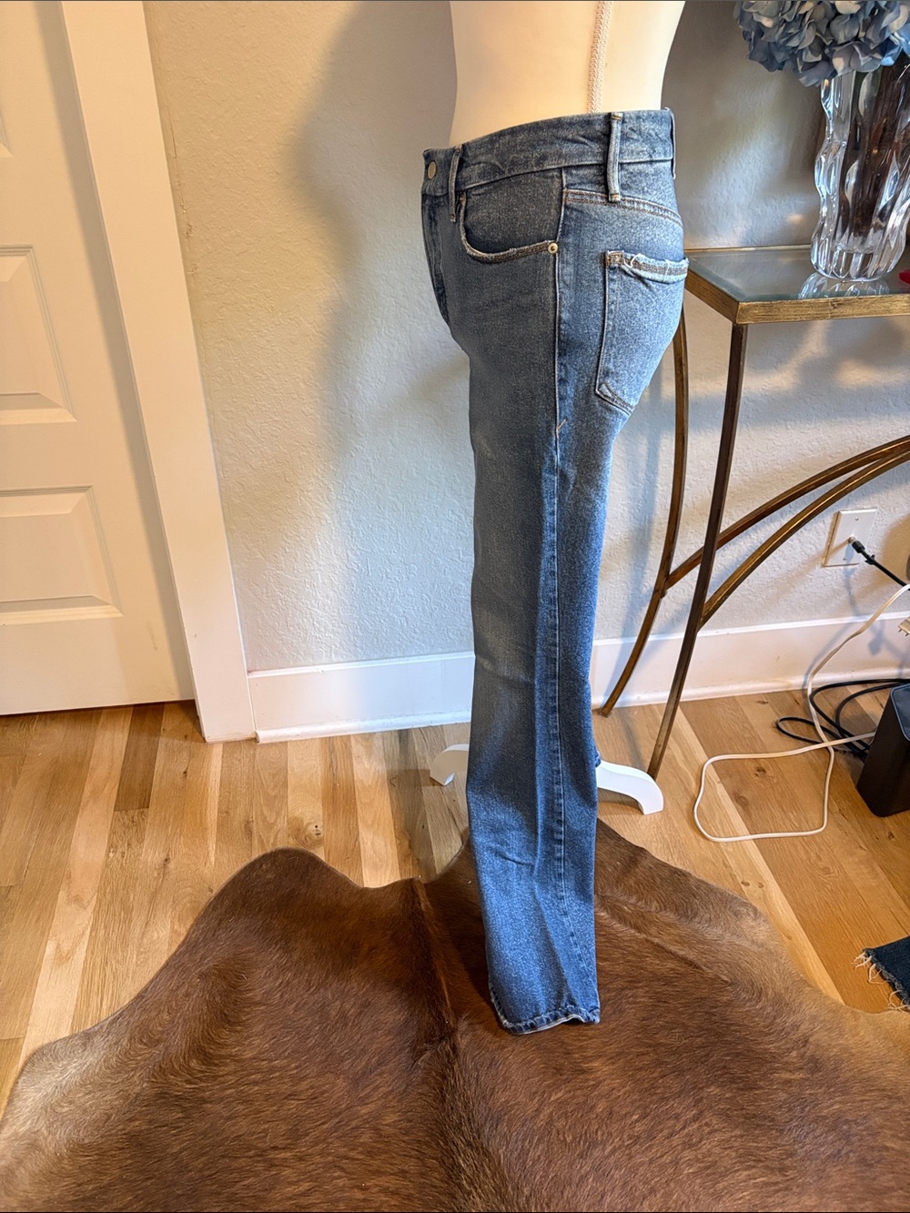 Good American High Rise Good Ass Boot-Cut Blue Jeans, high rise waist - Picture 2 of 3